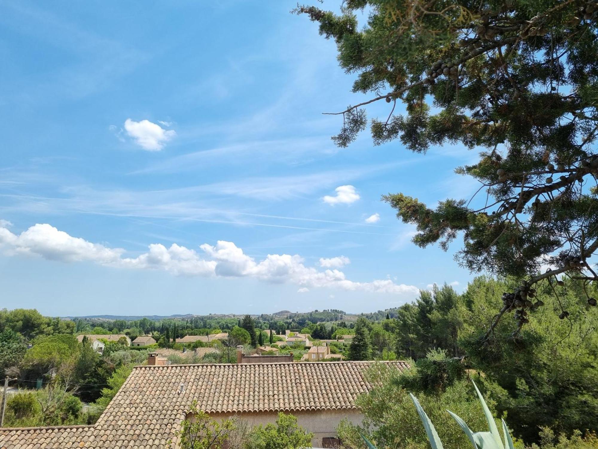 Les Garrigues de la Vallée des Baux Paradou Exterior foto