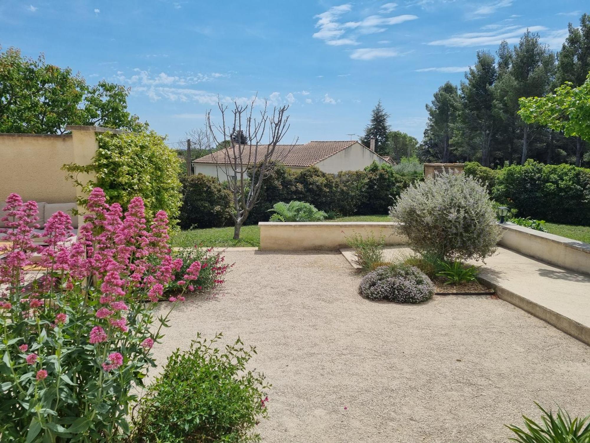 Les Garrigues de la Vallée des Baux Paradou Exterior foto